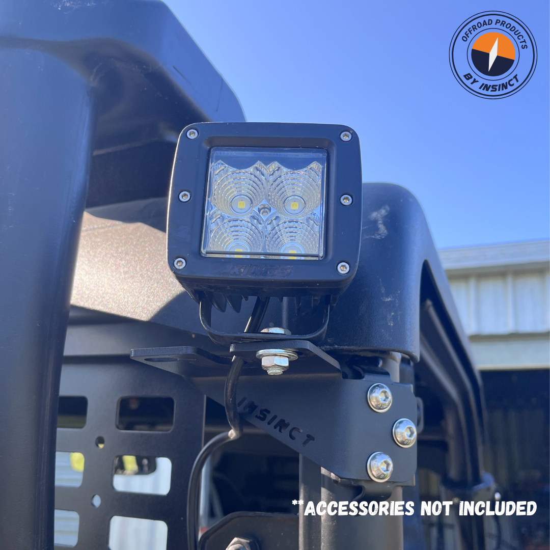 Factory-look rear worklight & aerial bracket – compatible with rear windscreen and snorkel