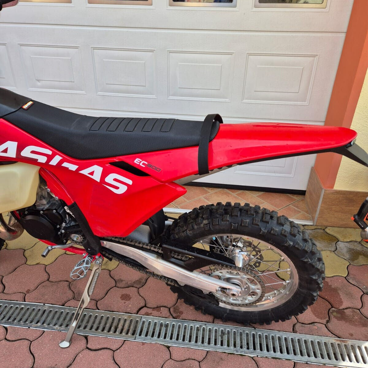 Enduro Lift Strap Kit GAS GAS 2+4 Stroke 2024> Black