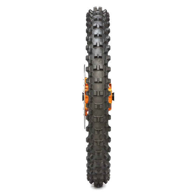 Metzeler MCE 6 Days Extreme Super Soft 90/100-21 front tyre tread for hard enduro and extreme terrain traction